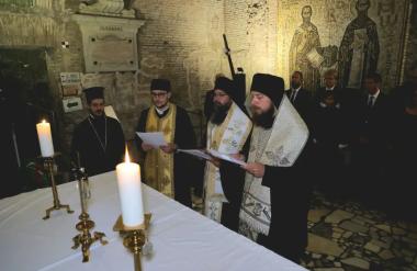 Македонска делегација на молебен на гробот на Свети Кирил во Рим