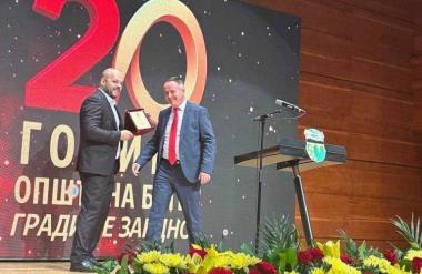 По низа на медицински признанија, за доктор Игор Гила стигна и најомиленото од соседите: Прогласен е за почесен граѓанин на Општина Бутел