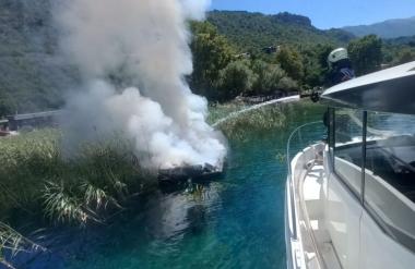 Запален глисерот во Охрид на маж од Тетово, оштетени се уште два глисери