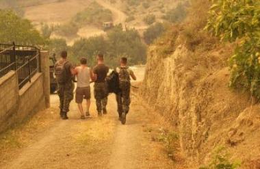 Пожарите во Албанија ја зедоа и првата жртва, наредена евакуација на неколку села