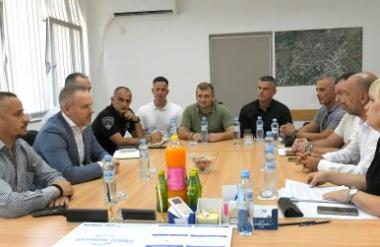 Јанев во Тетово по вчерашното убиство: Полицијата е целосно мобилизирана на терен, ќе испорачаме безбедност за сите граѓани