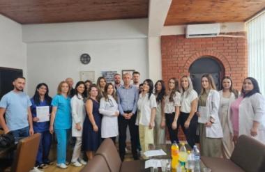 Во дебарската болница доделени решенија на 19 лица кои со години работеа со договор на дело