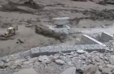 Во поројните дождови и поплави во Индија и Пакистан загинаа најмалку 176 лица