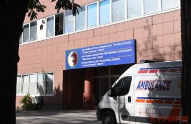 Скопјанец со тешки повреди донесен во болница, го нападнале во домот