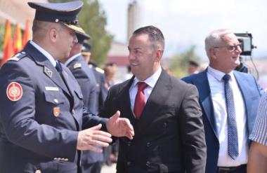 Стефковски: Се поклонувам пред секој војник кој со гордост ја носи униформата на Македонија