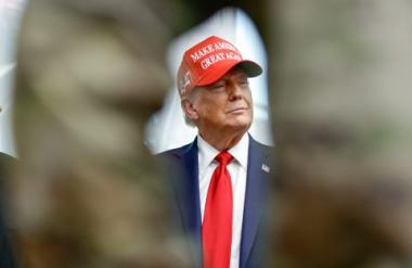 Трамп денеска ќе разговара со Зеленски