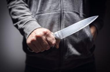 Маскиран и со оружје влегол кај соседот да го ограби, оштетениот молел да му остави барем 1.000 денари
