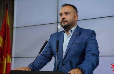 Лефков: Чија е јахтата на која уживаат Филипче и Заев и со чии пари е платена, како со лекарска плата Венко стигна до луксузно пловење?