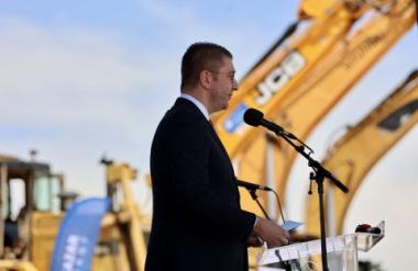 Мицкоски на поставување на камен темелник на најновиот продажен маркет на „Лидл“