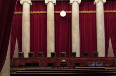 Администрацијата на Трамп пoбара од Врховниот суд дозвола за отстранување на гувернерката на ФЕД, Лиза Кук