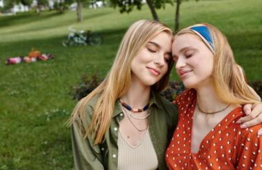 Овие хороскопски знаци имаат две лица